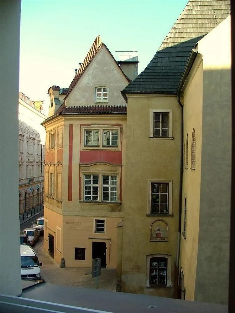Residence Tynska Prague Apartment