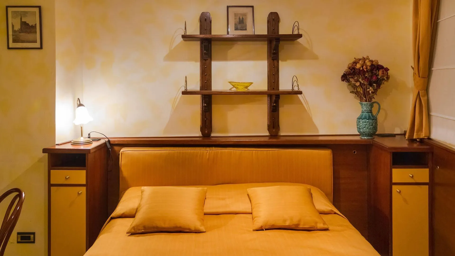 Residence Tynska Prague Apartment